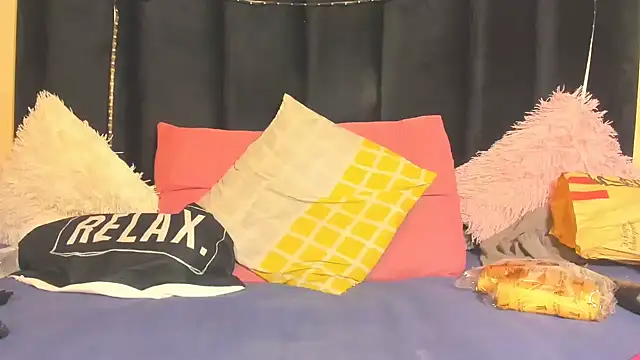 AmazingDarkDoll online show from 04-01-26, 07:11