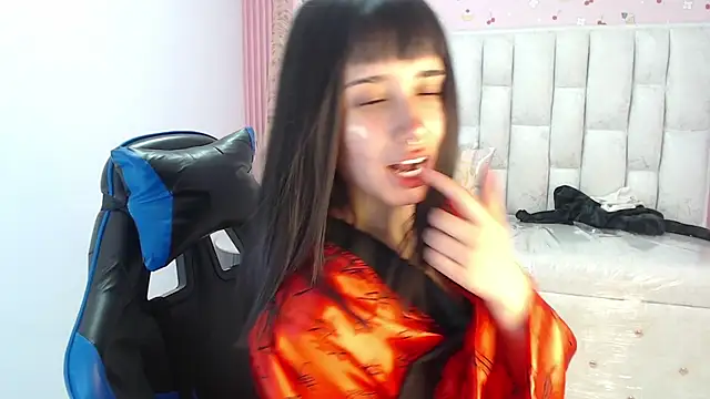 Snapshot of allyssa_bellini_s chatting on 09-21-25, 03:30 allyssa bellini s online show from 09-21-25, 03:30