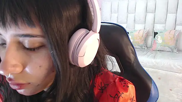 Snapshot of allyssa_bellini_s chatting on 09-21-25, 03:35 allyssa bellini s online show from 09-21-25, 03:35