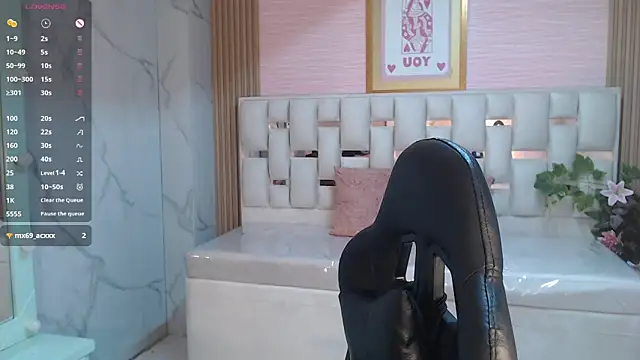 Snapshot of allyssa_bellini_s chatting on 10-23-25, 09:24 allyssa bellini s online show from 10-23-25, 09:24