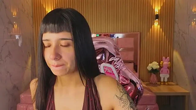 Snapshot of allyssa_bellini_s chatting on 10-29-25, 08:32 allyssa bellini s online show from 10-29-25, 08:32