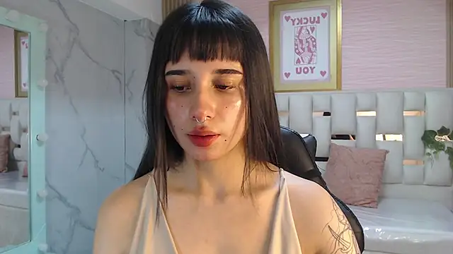 Snapshot of allyssa_bellini_s chatting on 11-30-25, 01:59 allyssa bellini s online show from 11-30-25, 01:59