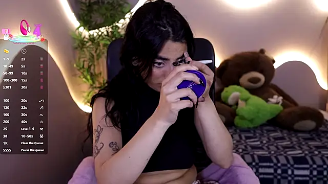 Emma and Issac online show from 01-08-26, 04:04