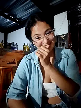 Lily-o online show from 12-20-25, 03:13