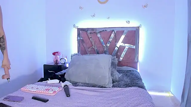 Ella Lenox online show from 02-13-26, 01:12