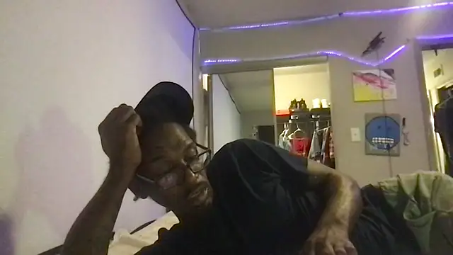 Snapshot of Triggerhappycj100 chatting on 09-19-25, 01:51 Triggerhappycj100 online show from 09-19-25, 01:51