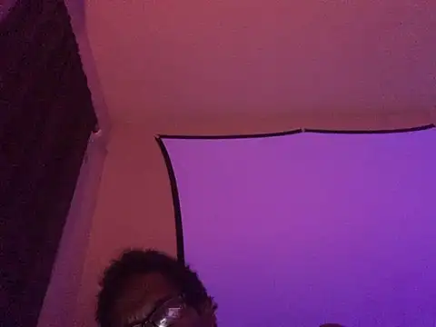 Snapshot of Triggerhappycj100 chatting on 10-04-25, 04:10 Triggerhappycj100 online show from 10-04-25, 04:10