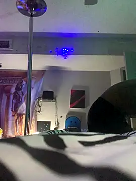 Snapshot of Triggerhappycj100 chatting on 10-21-25, 02:56 Triggerhappycj100 online show from 10-21-25, 02:56