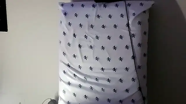 Snapshot of Triggerhappycj100 chatting on 11-02-25, 11:40 Triggerhappycj100 online show from 11-02-25, 11:40