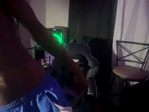 Snapshot of Triggerhappycj100 chatting on 11-17-25, 03:12 Triggerhappycj100 online show from 11-17-25, 03:12