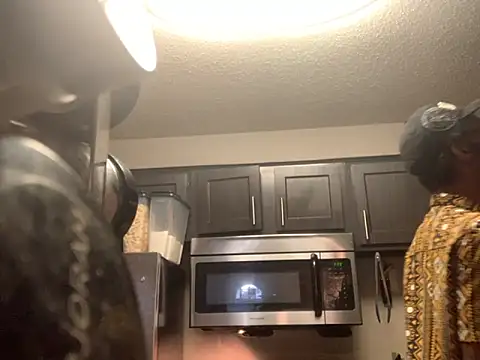 Snapshot of Triggerhappycj100 chatting on 11-23-25, 08:30 Triggerhappycj100 online show from 11-23-25, 08:30