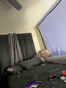 Snapshot of Triggerhappycj100 chatting on 02-04-26, 10:43 Triggerhappycj100 online show from 02-04-26, 10:43