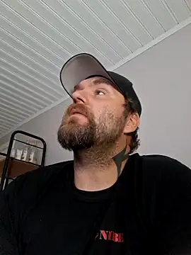 Snapshot of Bamse28 chatting on 10-16-25, 01:23 Bamse28 online show from 10-16-25, 01:23