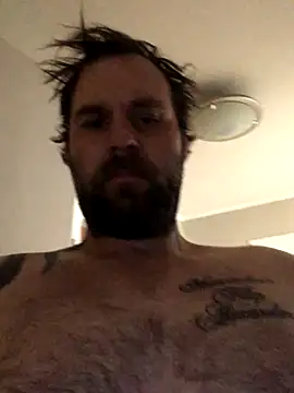 Snapshot of Bamse28 chatting on 10-17-25, 01:35 Bamse28 online show from 10-17-25, 01:35