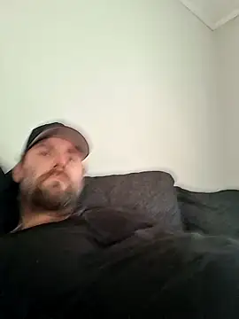 Snapshot of Bamse28 chatting on 10-18-25, 02:40 Bamse28 online show from 10-18-25, 02:40