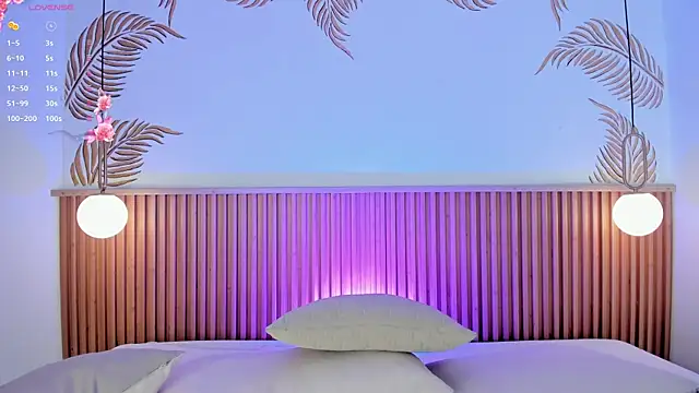 Snapshot of Valleriie_ chatting on 07-12-26, 04:20 Valleriie online show from 07-12-26, 04:20