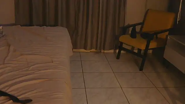 Snapshot of TrisalQuente chatting on 02-15-26, 07:51 TrisalQuente online show from 02-15-26, 07:51