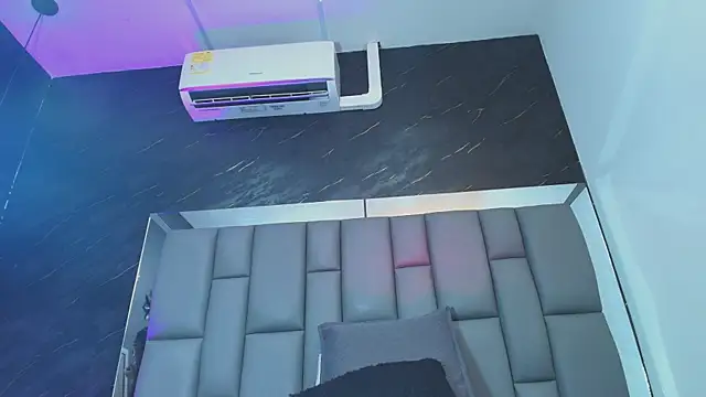 Snapshot of Roxana_gomez chatting on 09-22-25, 03:08 Roxana gomez online show from 09-22-25, 03:08