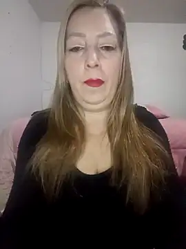 Estefania Arce online show from 12-19-25, 01:34