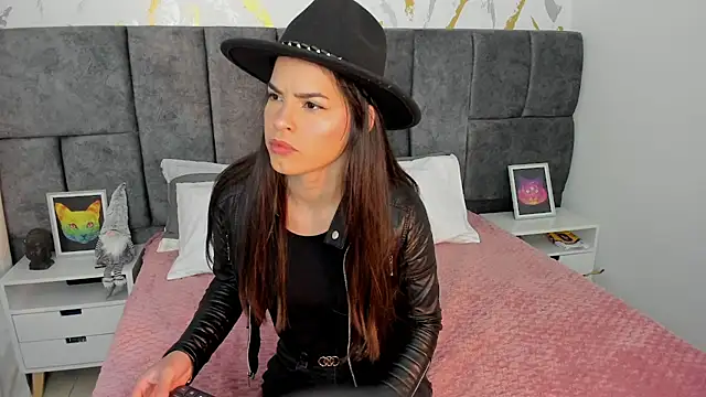 Astrid Velle online show from 11-22-25, 03:38