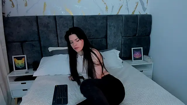 Astrid Velle online show from 01-12-26, 05:34