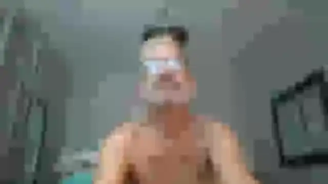 Snapshot of FoxnMouse chatting on 10-25-25, 04:20 FoxnMouse online show from 10-25-25, 04:20