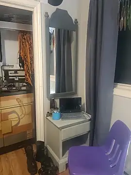 Snapshot of FoxnMouse chatting on 11-05-25, 02:22 FoxnMouse online show from 11-05-25, 02:22