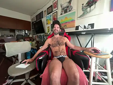 Snapshot of Pupscritch chatting on 06-17-26, 04:08 Pupscritch online show from 06-17-26, 04:08