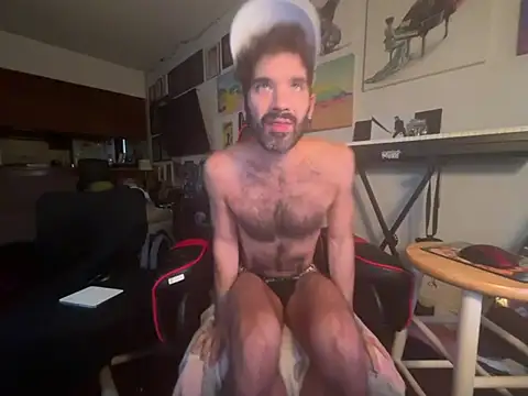 Snapshot of Pupscritch chatting on 07-02-26, 01:39 Pupscritch online show from 07-02-26, 01:39
