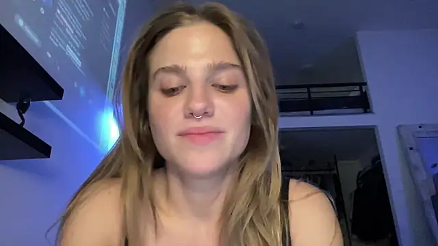 Snapshot of sweetceeme chatting on 02-15-26, 10:47 sweetceeme online show from 02-15-26, 10:47