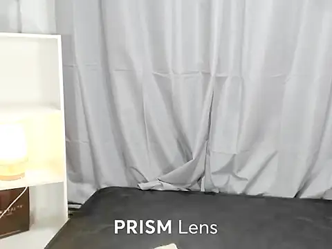 Snapshot of Urasian_ladybug chatting on 09-12-25, 05:18 Urasian ladybug online show from 09-12-25, 05:18