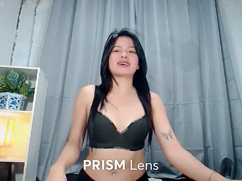 Snapshot of Urasian_ladybug chatting on 09-23-25, 06:05 Urasian ladybug online show from 09-23-25, 06:05