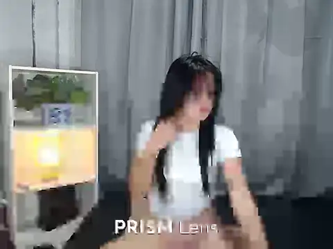 Snapshot of Urasian_ladybug chatting on 10-02-25, 04:52 Urasian ladybug online show from 10-02-25, 04:52