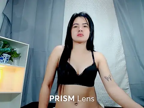 Snapshot of Urasian_ladybug chatting on 11-23-25, 05:02 Urasian ladybug online show from 11-23-25, 05:02