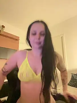 Snapshot of yumi-hot chatting on 02-27-26, 12:21 yumi-hot online show from 02-27-26, 12:21