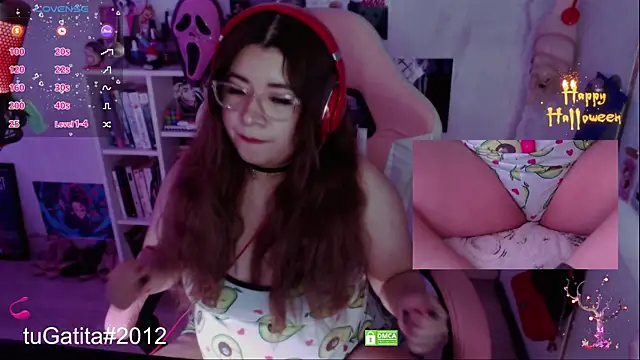 Snapshot of Pink_girl0n chatting on 10-21-25, 09:37 Pink girl0n online show from 10-21-25, 09:37