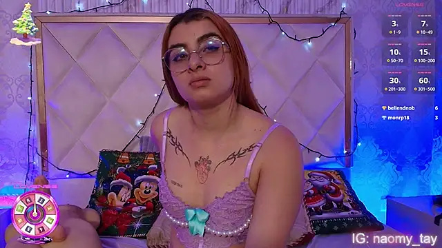 Snapshot of Naomy_tay1 chatting on 12-15-25, 07:45 Naomy tay1 online show from 12-15-25, 07:45
