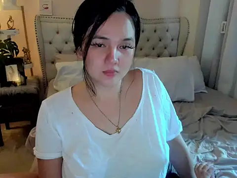 SweetHoney369 online show from 06-17-26, 01:30