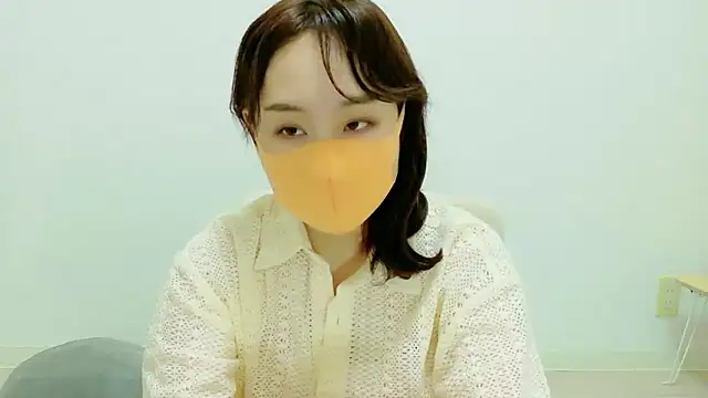 Snapshot of RenaFcup chatting on 04-23-26, 12:04 RenaFcup online show from 04-23-26, 12:04