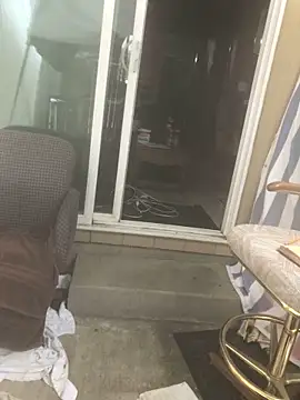 Snapshot of Uncutlounge chatting on 04-12-26, 11:54 Uncutlounge online show from 04-12-26, 11:54