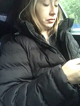 Reina Cummings online show from 10-02-25, 04:52