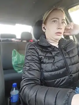 Reina Cummings online show from 04-16-26, 05:19