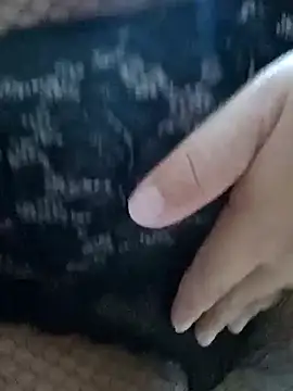 Snapshot of ladytropical1 chatting on 09-17-25, 04:19 ladytropical1 online show from 09-17-25, 04:19