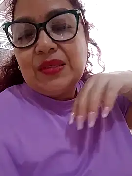 Snapshot of ladytropical1 chatting on 09-20-25, 05:25 ladytropical1 online show from 09-20-25, 05:25