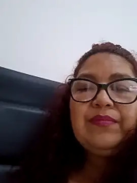 Snapshot of ladytropical1 chatting on 11-22-25, 06:40 ladytropical1 online show from 11-22-25, 06:40