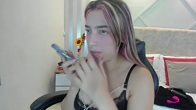 nami sweet  online show from 09-19-25, 02:35