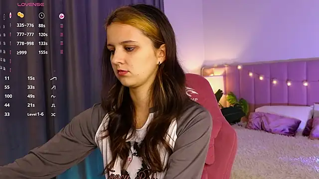 Snapshot of LilLisa chatting on 10-11-25, 04:05 LilLisa online show from 10-11-25, 04:05