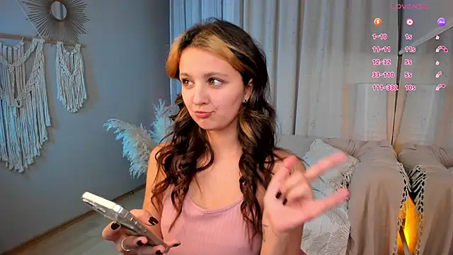 Snapshot of LilLisa chatting on 11-22-25, 04:28 LilLisa online show from 11-22-25, 04:28