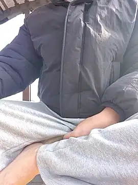 Snapshot of starvingo2002 chatting on 11-30-25, 04:16 starvingo2002 online show from 11-30-25, 04:16