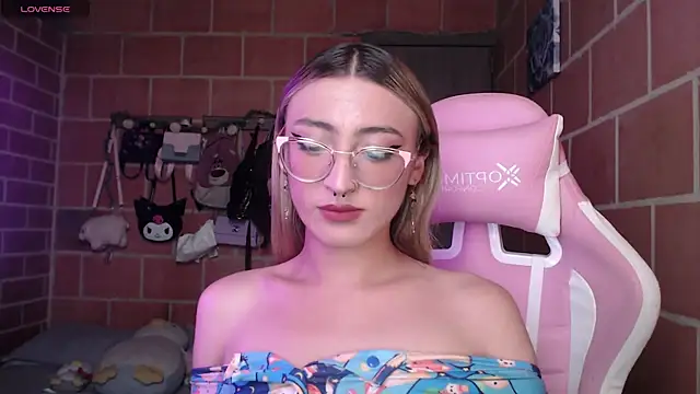 Andrea camilaaa online show from 06-09-26, 03:23
